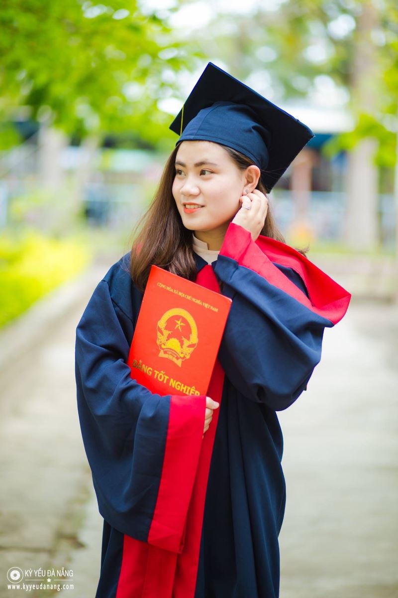 Áo tốt nghiệp trung học cơ sở C06